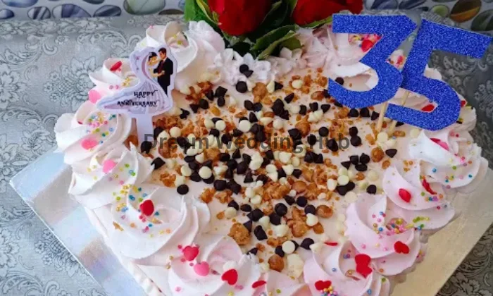 SameBinnys Cakes  Chocolates